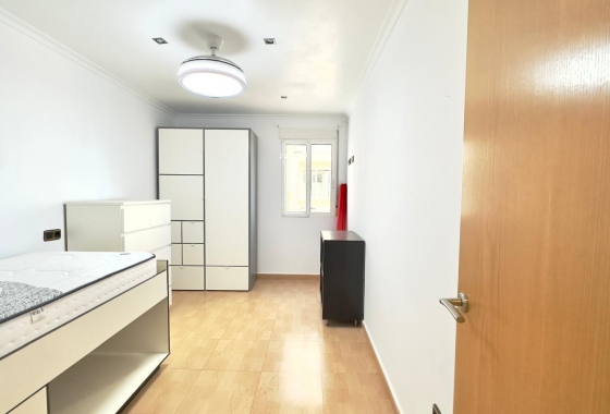 Resale - Apartment / flat - Torrevieja - Centro
