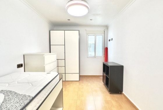 Resale - Apartment / flat - Torrevieja - Centro
