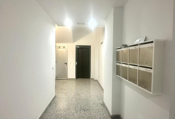 Resale - Apartment / flat - Torrevieja - La Mata