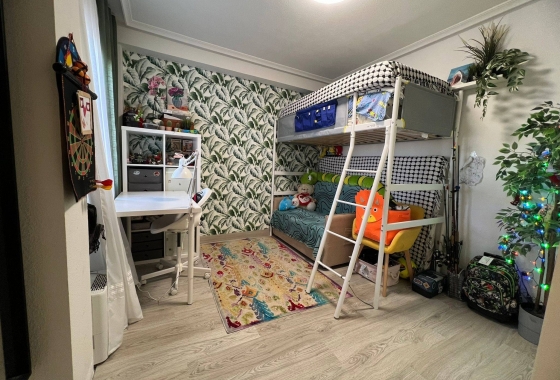 Resale - Apartment / flat - Torrevieja - aguas nuevas