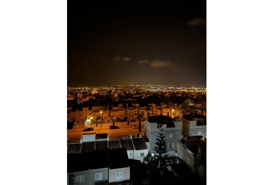 Resale - Apartment / flat - Torrevieja - aguas nuevas
