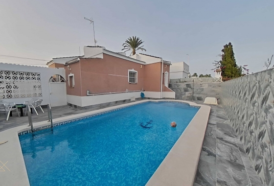 Resale - Villa - Torrevieja - San Luis