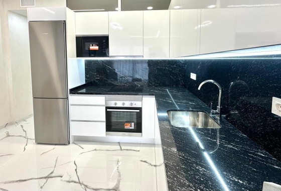 Resale - Apartment / flat - Torrevieja - Playa del Cura