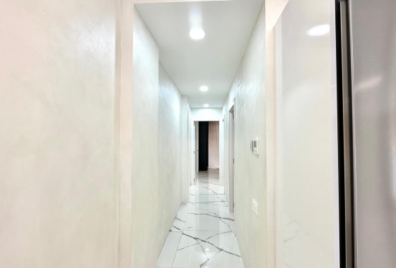 Resale - Apartment / flat - Torrevieja - Playa del Cura