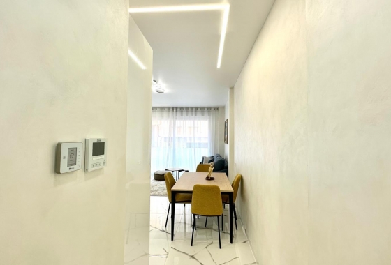 Resale - Apartment / flat - Torrevieja - Playa del Cura