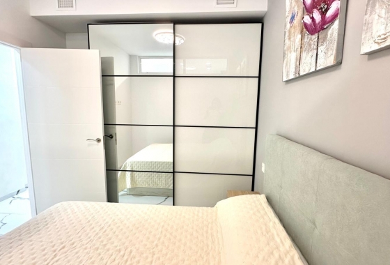 Resale - Apartment / flat - Torrevieja - Playa del Cura