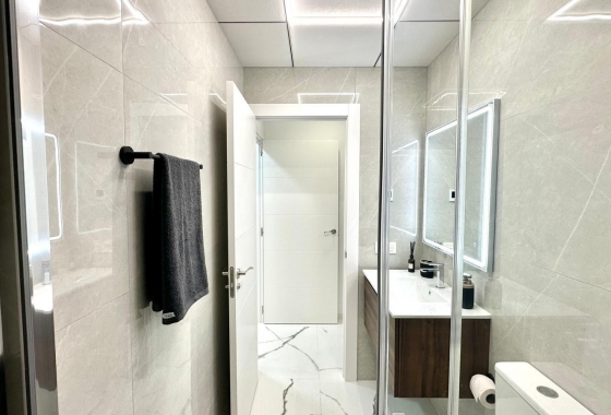 Resale - Apartment / flat - Torrevieja - Playa del Cura