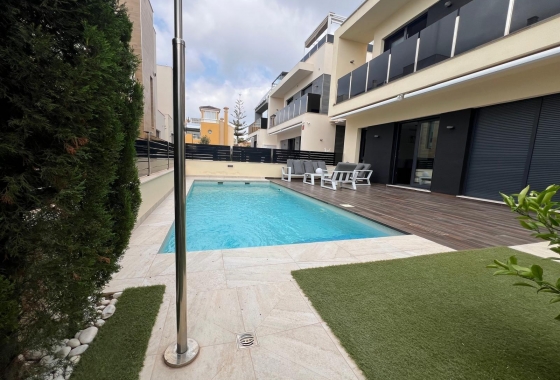 Resale - Villa - Orihuela Costa - Lomas De Cabo Roig