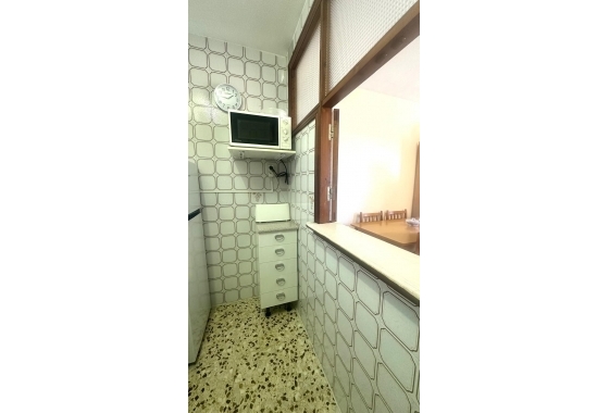Resale - Apartment / flat - Torrevieja - Punta Prima