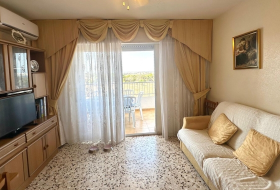 Resale - Apartment / flat - Torrevieja - Punta Prima