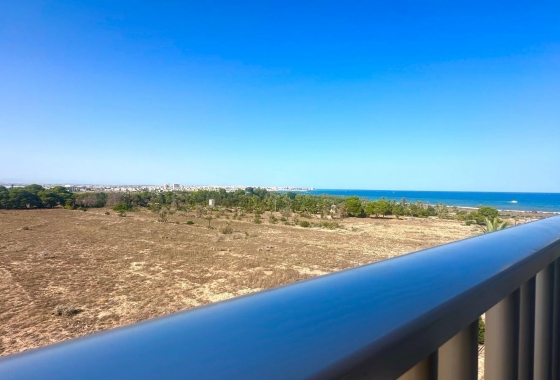 Resale - Apartment / flat - Torrevieja - Punta Prima