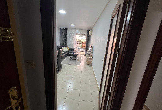 Resale - Apartment / flat - Torrevieja - Playa del Cura