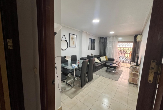 Resale - Apartment / flat - Torrevieja - Playa del Cura