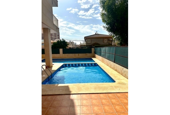 Resale - Apartment / flat - Torrevieja - Playa del Cura