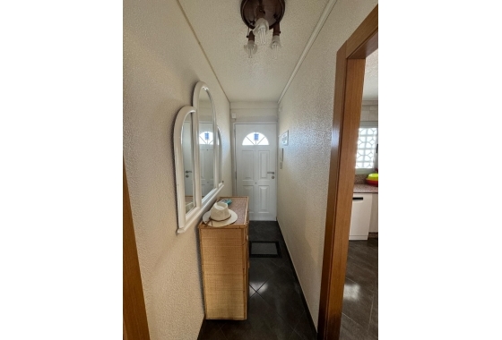 Resale - Apartment / flat - Torrevieja - Playa del Cura