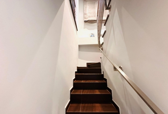 Resale - Apartment / flat - Torrevieja - Estacion De Autobuses