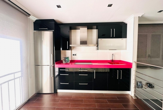 Resale - Apartment / flat - Torrevieja - Estacion De Autobuses