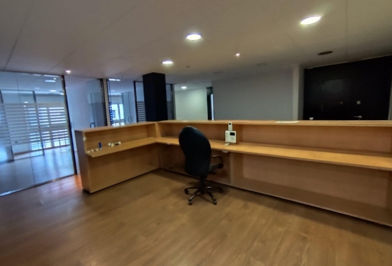 Resale - Apartment / flat - Torrevieja - Puerto