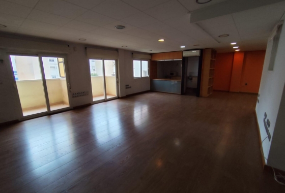 Resale - Apartment / flat - Torrevieja - Puerto