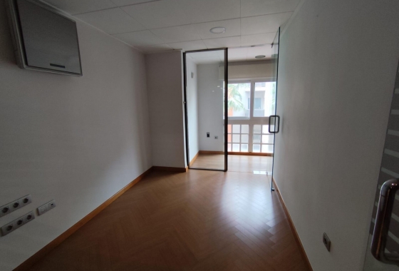 Resale - Apartment / flat - Torrevieja - Puerto