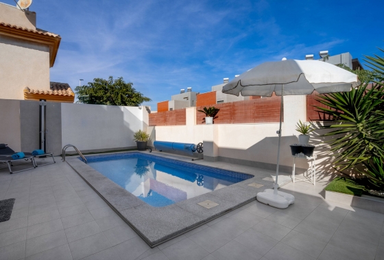 Resale - Villa - Torrevieja - Aguas Nuevas 2