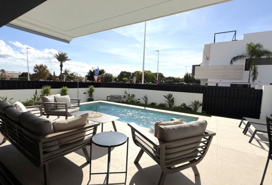 Resale - Bungalow - Pilar de la Horadada - Costa Blanca