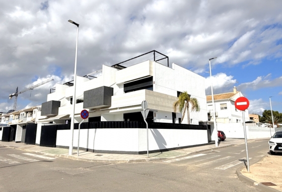 Resale - Bungalow - Pilar de la Horadada - Costa Blanca