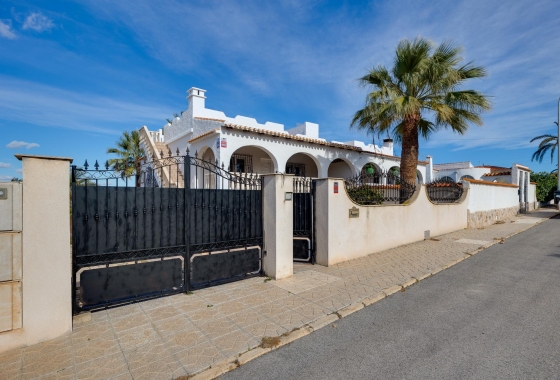 Resale - Townhouse - Torrevieja - La Siesta - El Salado - Torreta
