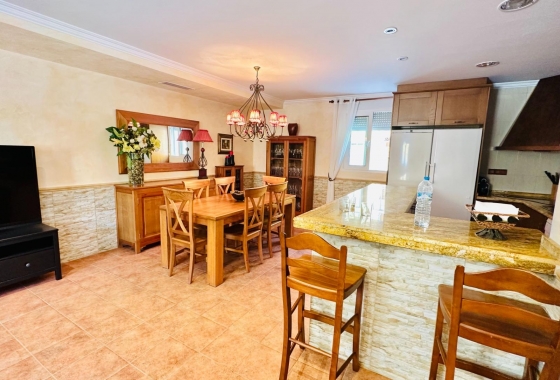 Resale - Villa - Orihuela - Urb. Montepinar