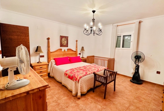 Resale - Villa - Orihuela - Urb. Montepinar