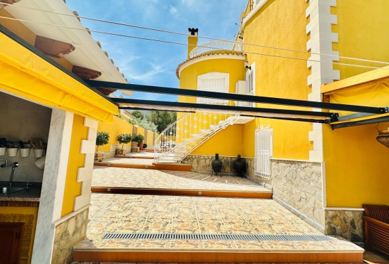 Resale - Villa - Orihuela - Urb. Montepinar