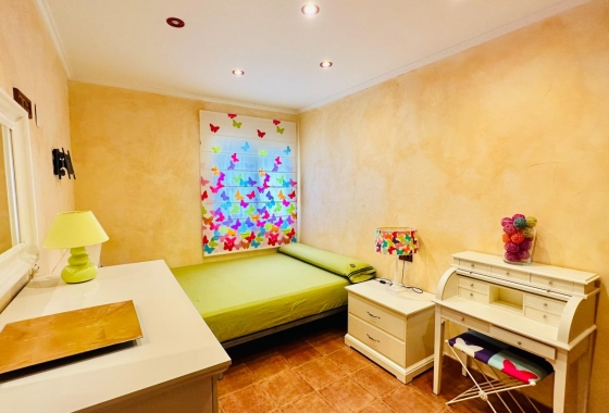 Resale - Villa - Orihuela - Urb. Montepinar