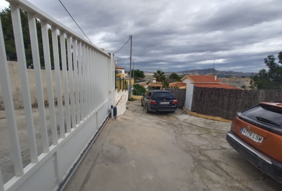 Resale - Villa - Canadas De San Pedro - Inland