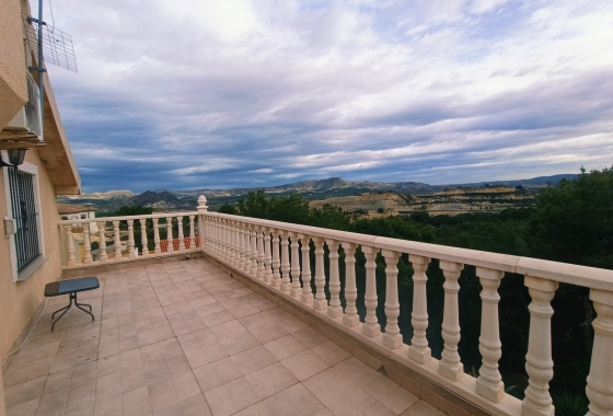 Resale - Villa - Canadas De San Pedro - Inland