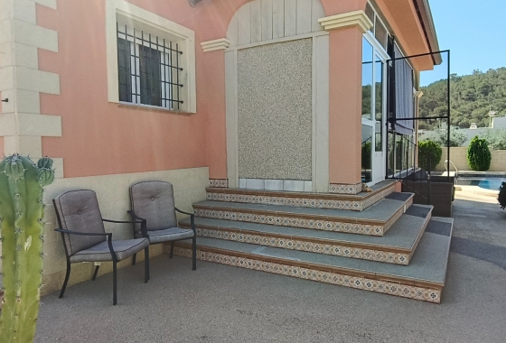 Resale - Villa - La Romana - Inland