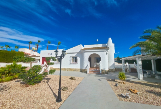 Resale - Villa - Torrevieja - Costa Blanca
