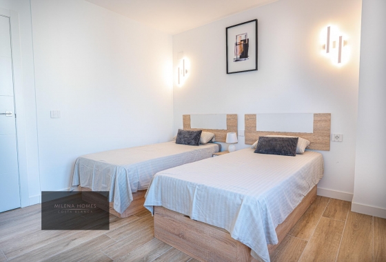 Resale - Apartment / flat - Torrevieja - Punta Prima