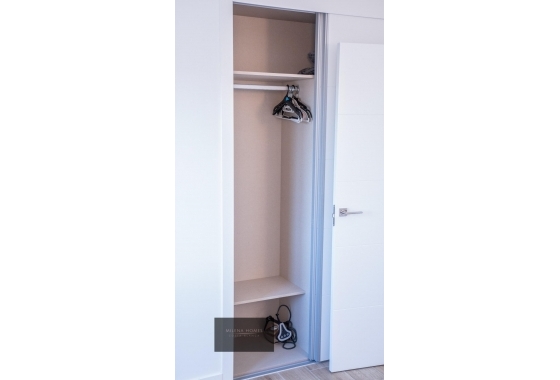 Resale - Apartment / flat - Torrevieja - Punta Prima