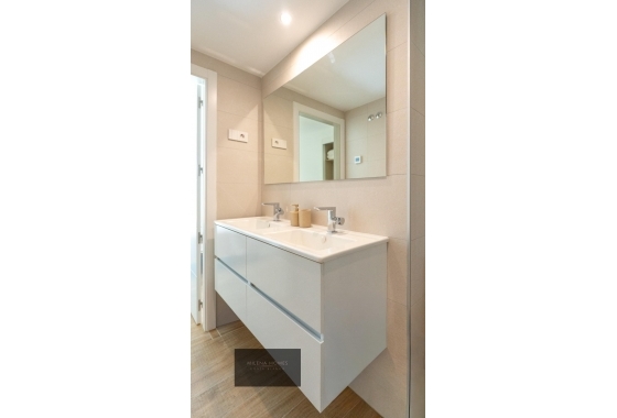 Resale - Apartment / flat - Torrevieja - Punta Prima