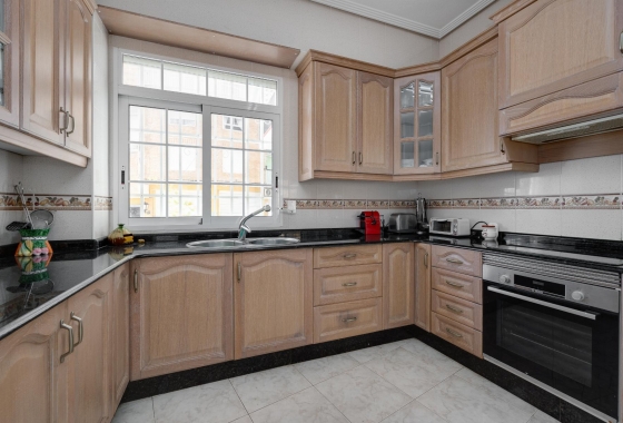 Resale - Apartment / flat - Torrevieja - Costa Blanca