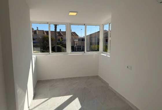 Reventa - Adosado - Torrevieja - Aguas Nuevas 1