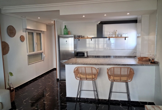 Resale - Apartment / flat - La Mata