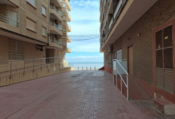 Resale - Apartment / flat - La Mata