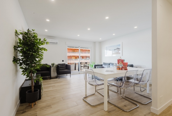 Återförsäljning - Lägenhet / lägenhet - Torrevieja - Playa del Acequión