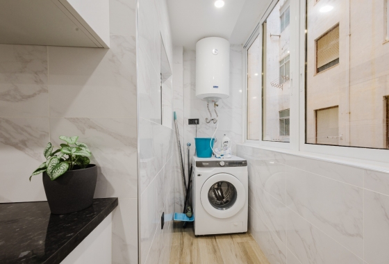 Återförsäljning - Lägenhet / lägenhet - Torrevieja - Playa del Acequión