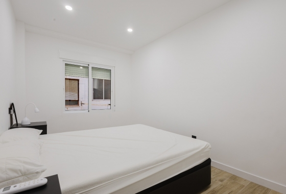 Återförsäljning - Lägenhet / lägenhet - Torrevieja - Playa del Acequión