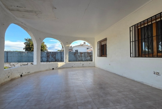Resale - Villa - Torrevieja - Costa Blanca