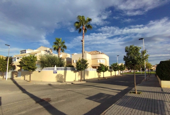 Herverkoop - Villa - Torrevieja - La Siesta - El Salado - Torreta