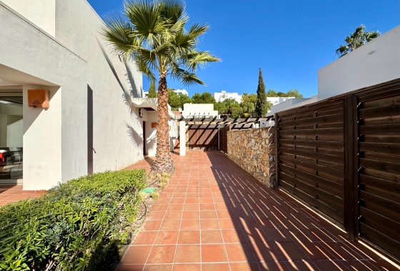 Resale - Villa - Orihuela - Las Colinas Golf