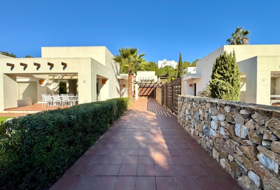 Resale - Villa - Orihuela - Las Colinas Golf